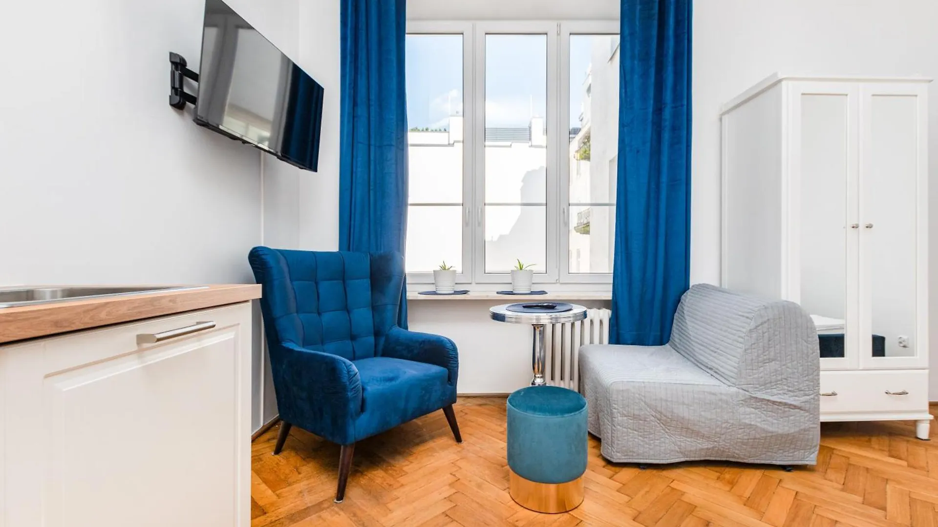 Nowy Swiat 28 By Homeprime Warszawa 0*,