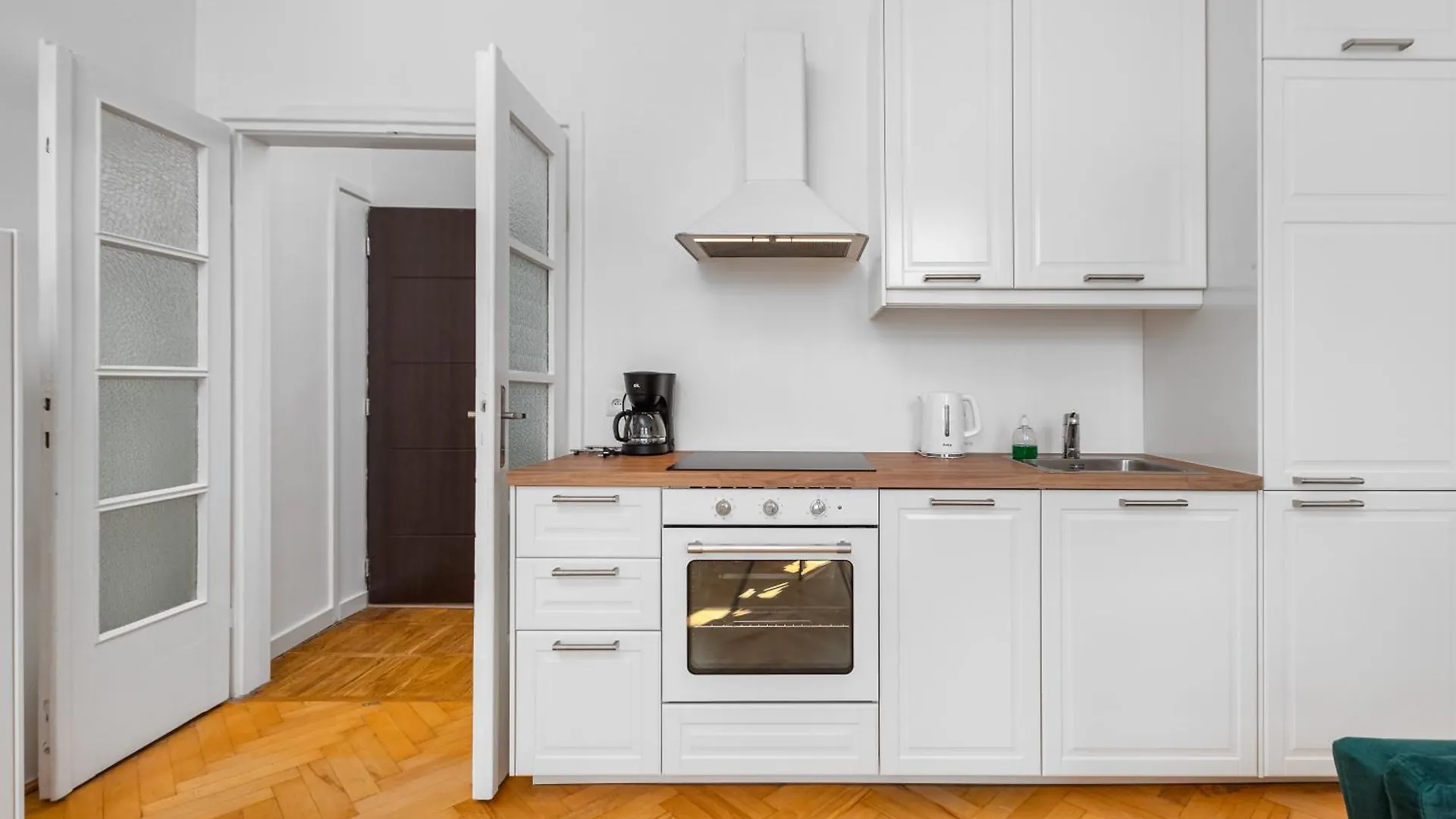 Nowy Swiat 28 By Homeprime Warszawa 0*,  Polska
